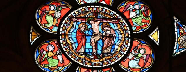 Die Glasfenster des Straßburger Münsters erzählen in leuchtenden Farben von vergangenen Jahrhunderten.